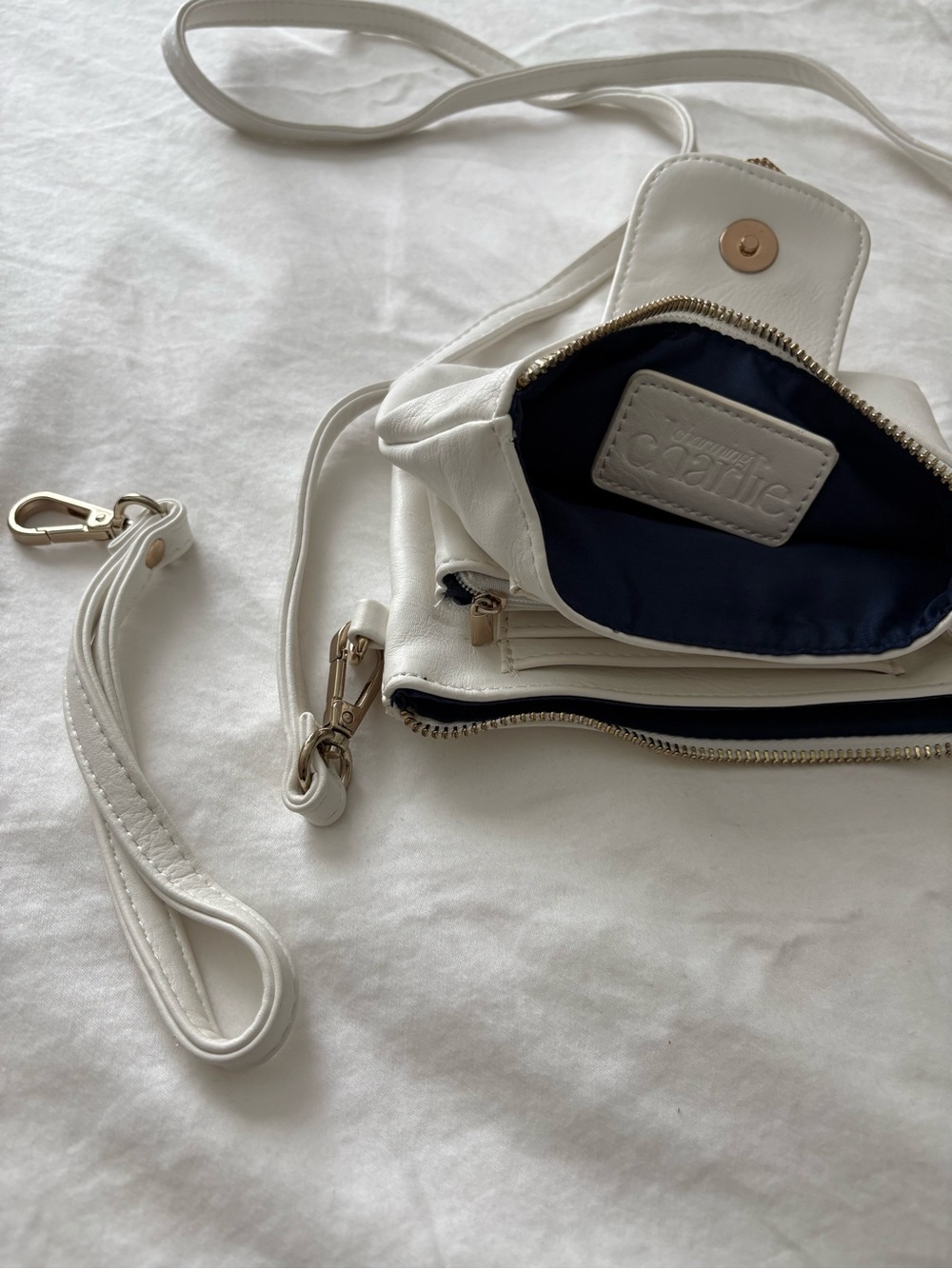 white purse - Picture 2 of 3